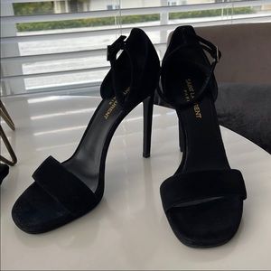 Saint Laurent Black
Amber 105 Velvet Heels!